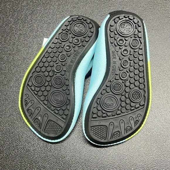 NWT Komfort Me Swing Water Shoes Size 4/5M - Picture 2 of 5